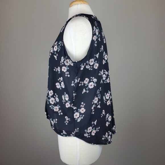 Grayson/Threads Floral Wrap Sleeveless Top - Picture 2 of 6